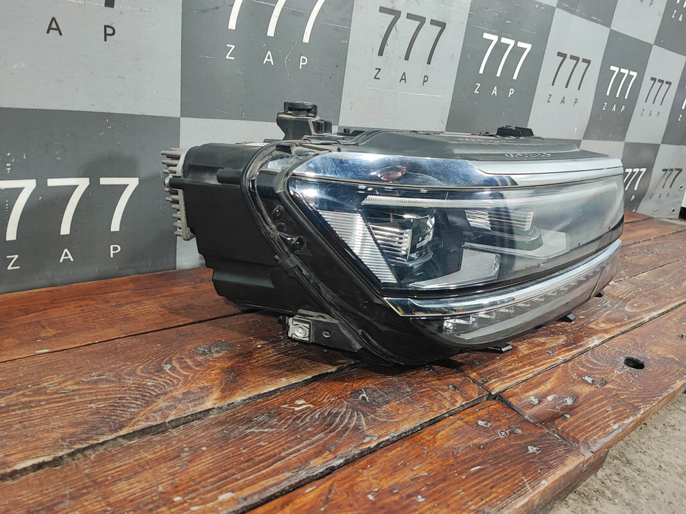 Фара правая Full LED Volkswagen Tiguan 2 16-20 Б/У Оригинал 5nb941082d