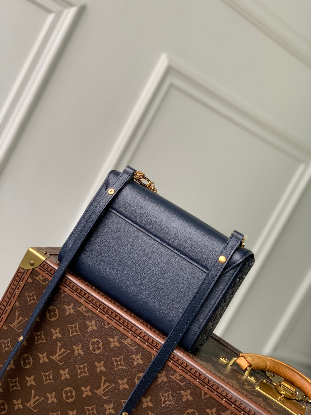 Louis Vuitton Twist MM Slim