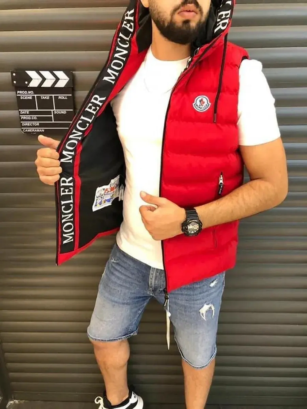 Жилетка мужская с капюшоном