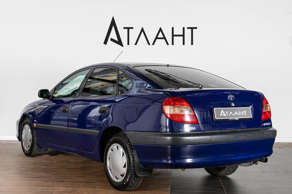 Toyota Avensis, 2001 год