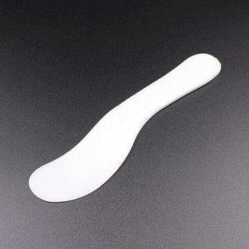 Шпатель косметологический пластиковый 13см волна