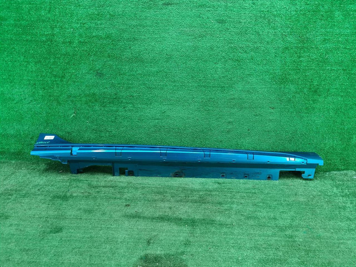 Накладка порога правая BMW 2er F44 (2019-2024)