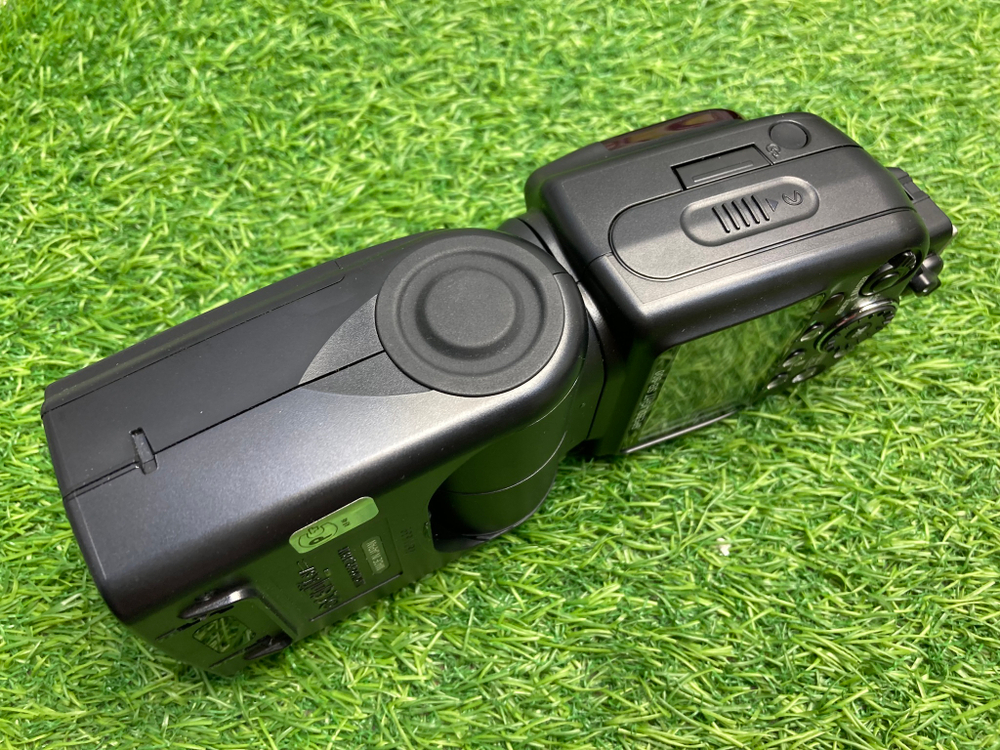 Nikon Speedlight SB-900