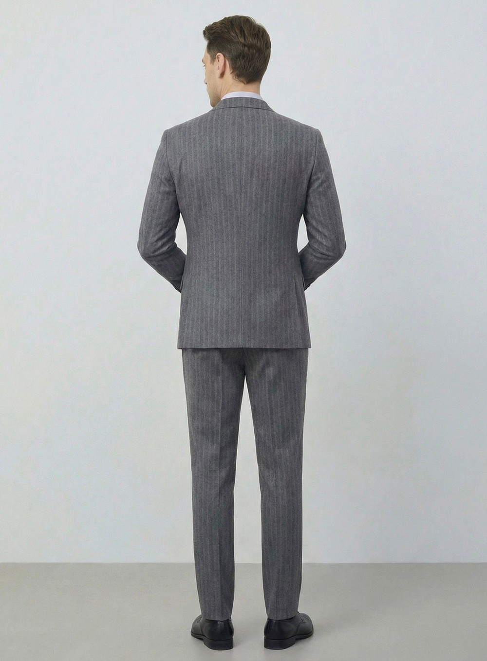 Мужской костюм двубортный (серый) А76