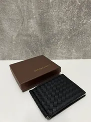 Бумажник Bottega Veneta intrecciato с клипсой черный