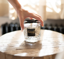 Свеча ароматическая 400г Victoria with Love Ferns black