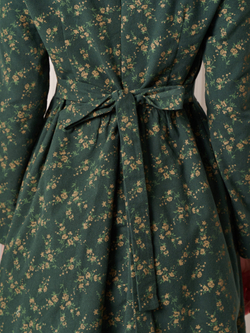 Платье с вшитой манишкой