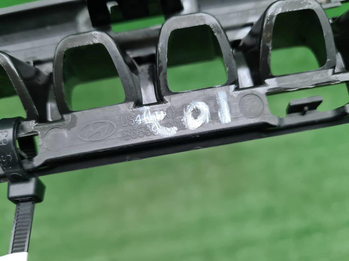 Решетка переднего бампера Hyundai Staria (21-нв)