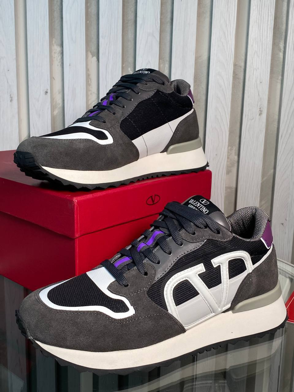 Кроссовки Valentino
