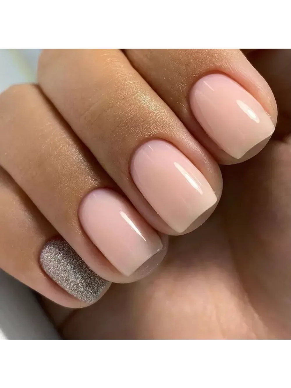 Гель лак Luxio Demure для ногтей 15 мл светло-бежевый