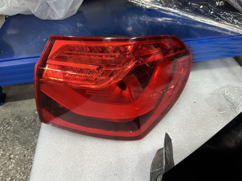 Задние фонари (левый и правый) BMW 1 серии F52/F20 (, оригинал)