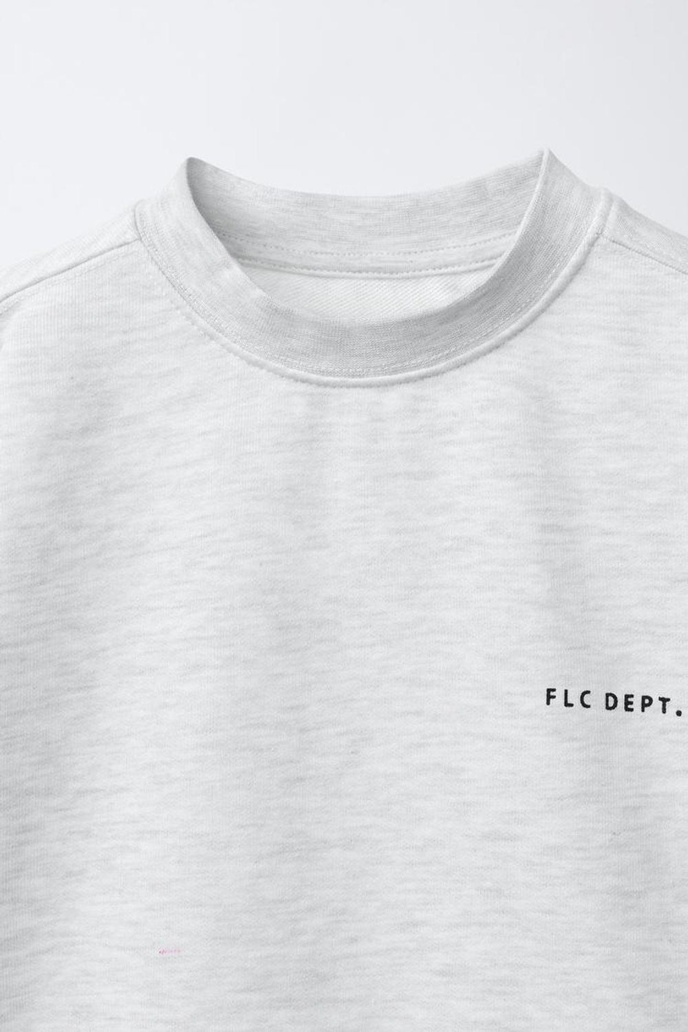 ZARA ТОЛСТОВКА С КОРОТКИМИ РУКАВАМИ И РЕЛЬЕФНОЙ НАДПИСЬЮ, СЕРЫЙ МЕЛАНЖ