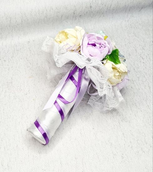 Свадебный букет из маков из орхидей