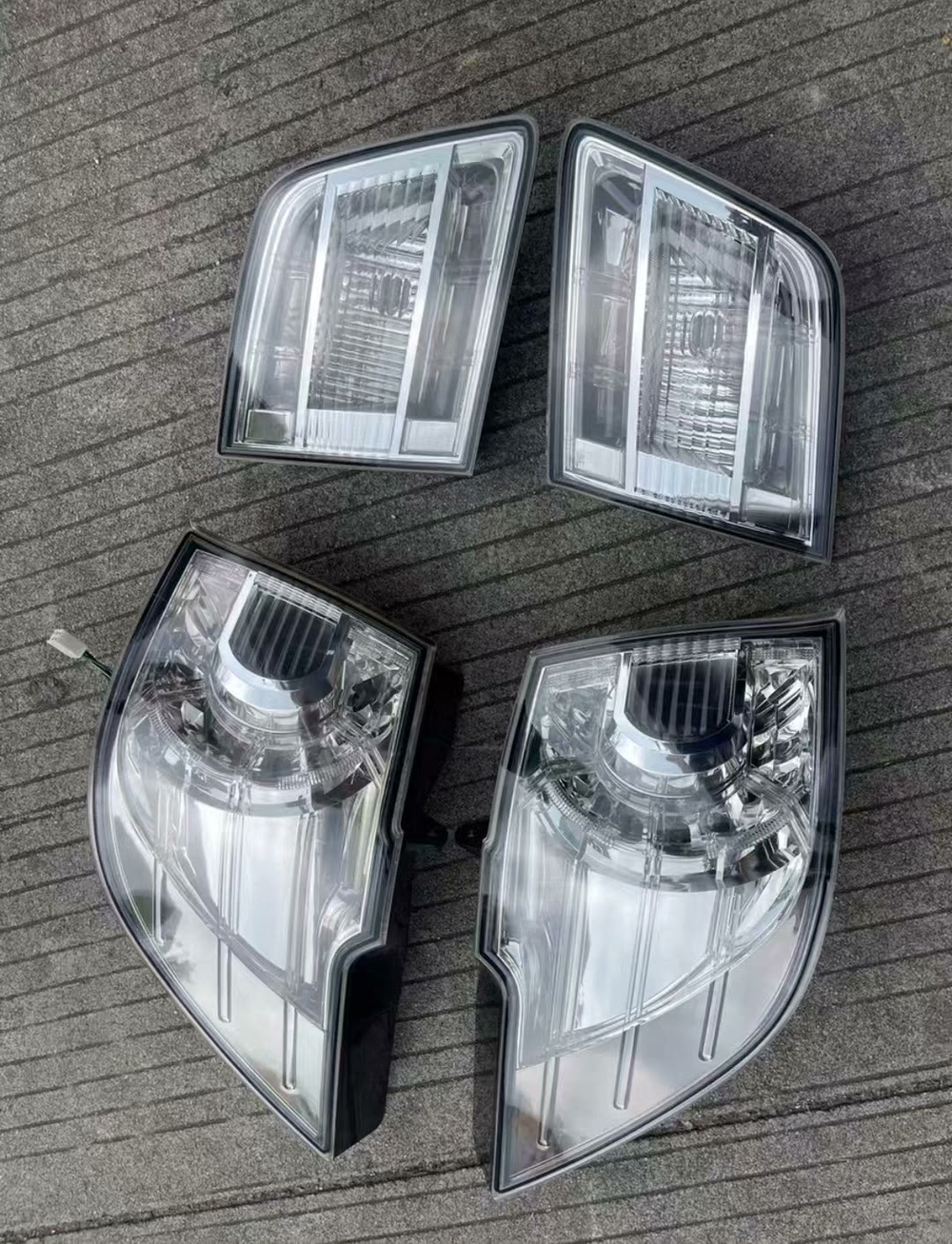 Задние фонари LED Mazda 8 (правый руль, Япония)
