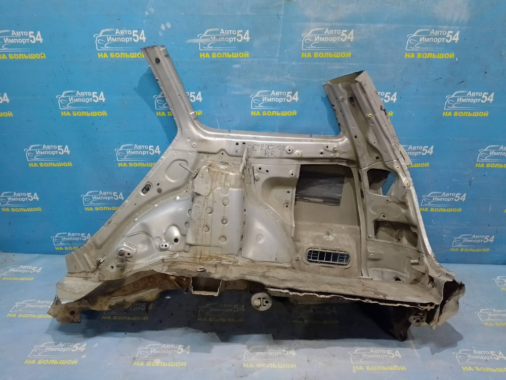 Крыло заднее правое TOYOTA AVENSIS 1999