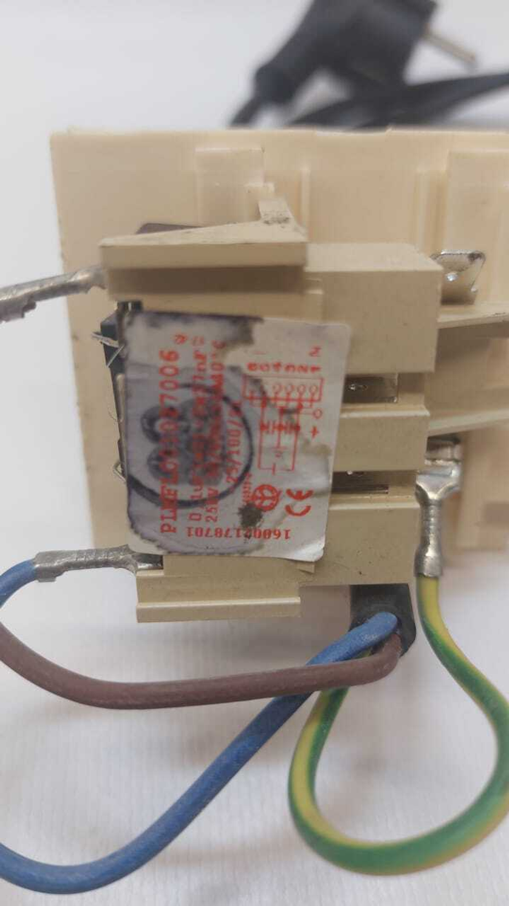 4 Сетевой фильтр посудомоечной машины Indesit 16002178701 б/у