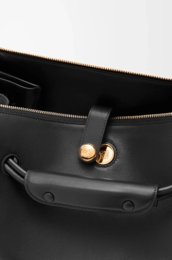 Loewe Сумка Madrid среднего размера из мягкой телячьей кожи, черный