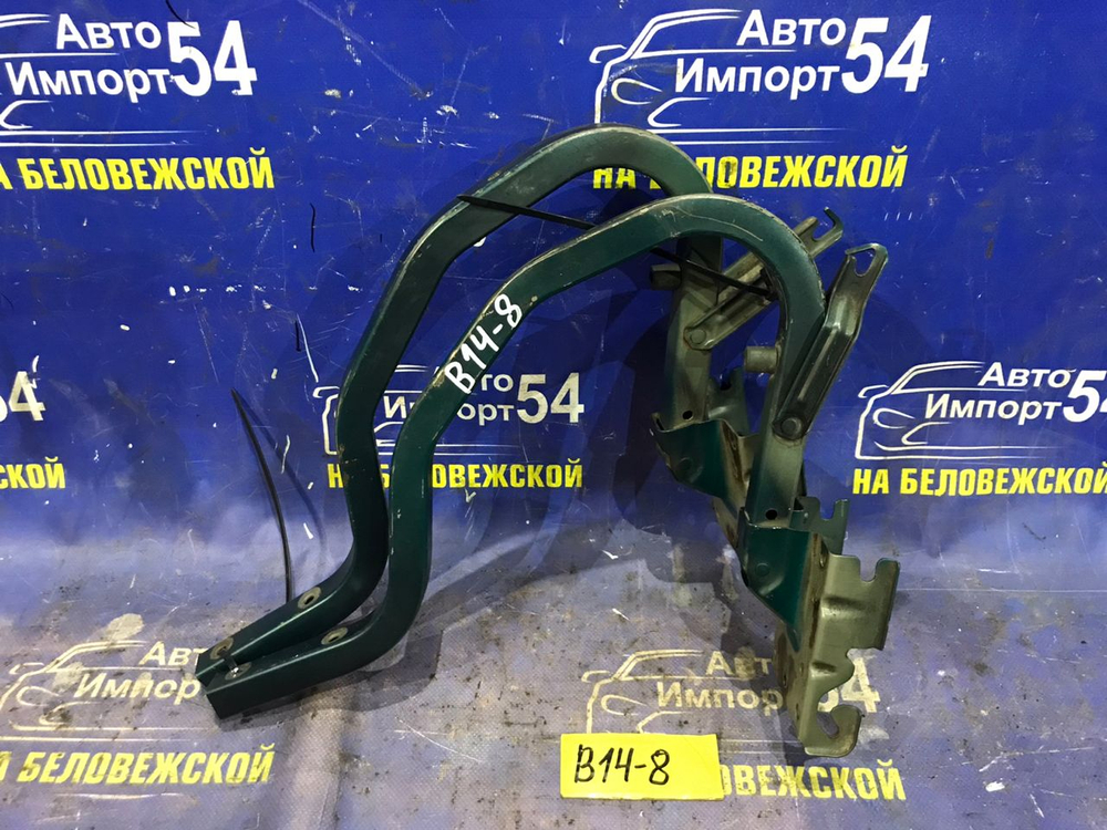 Петля багажника NISSAN SUNNY 1995