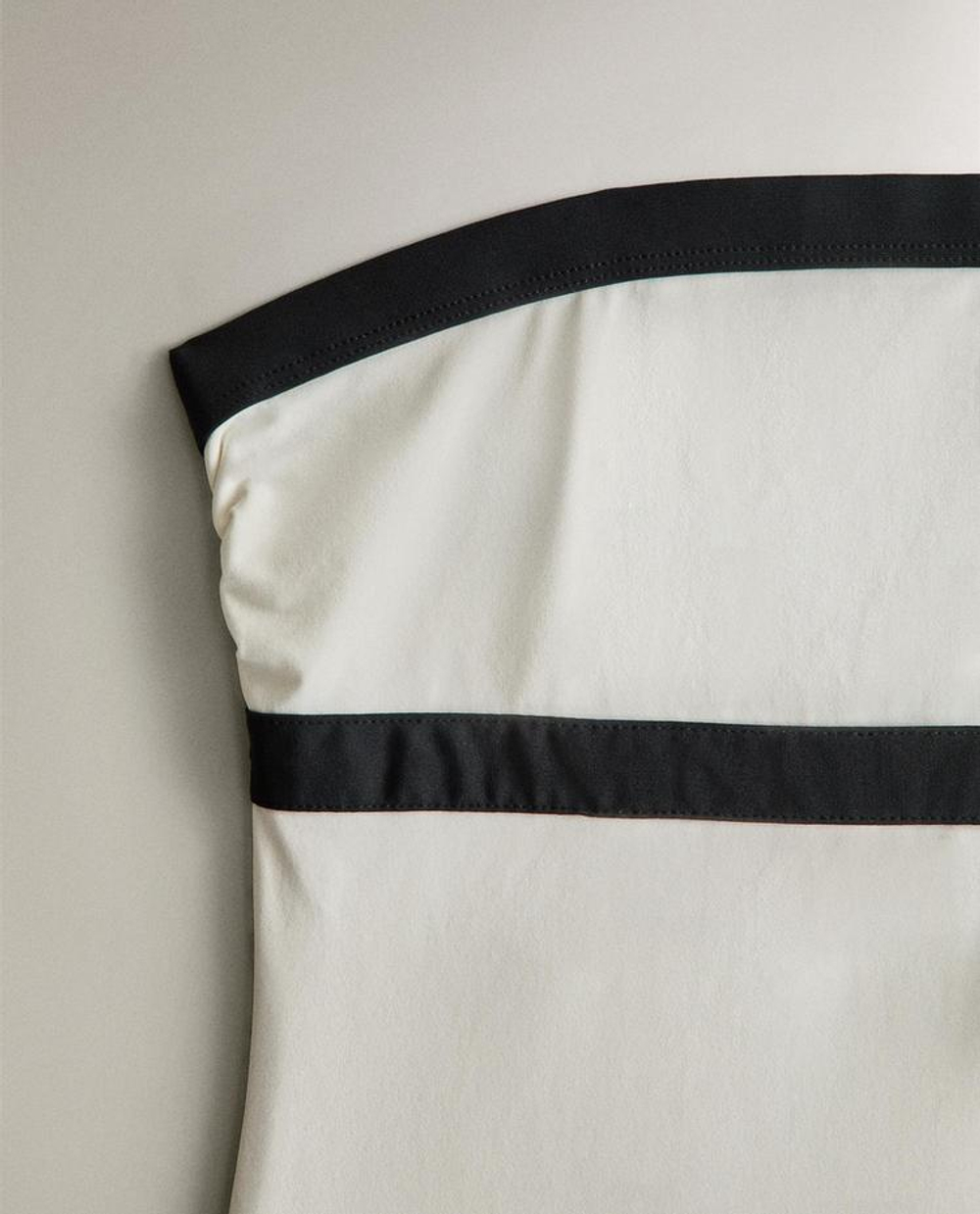 ZARA HOME КУПАЛЬНИК С КОНТРАСТНОЙ ПОЛОСОЙ, ЭКРЮ