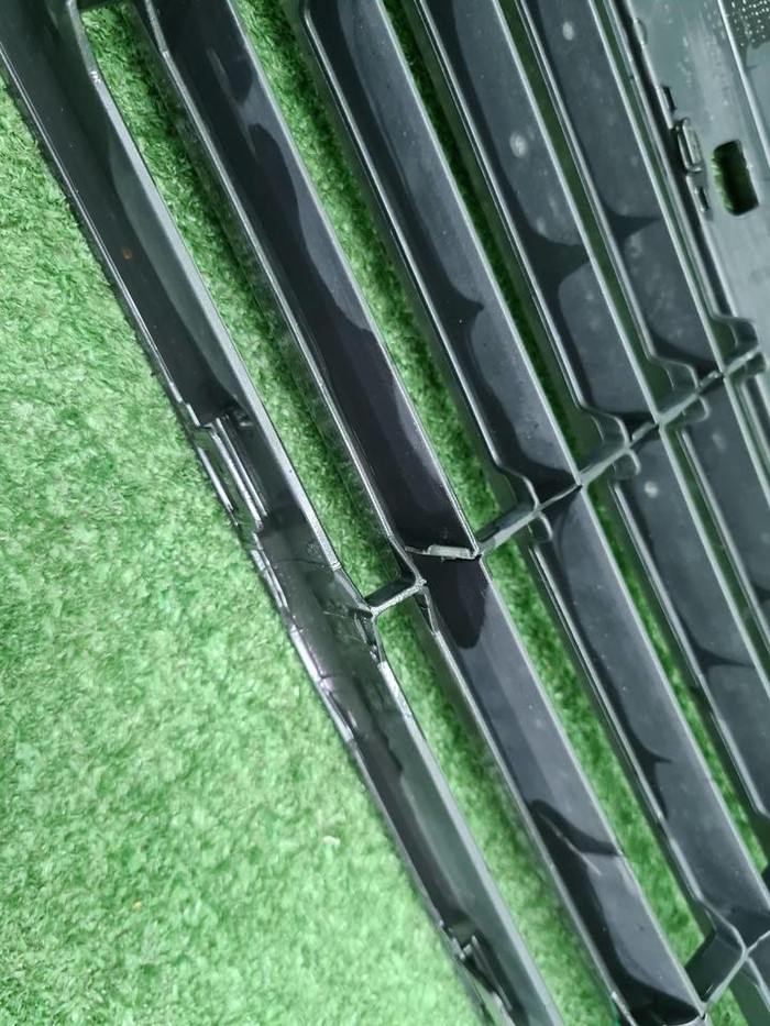 Решетка переднего бампера Toyota Camry xv70 17-21