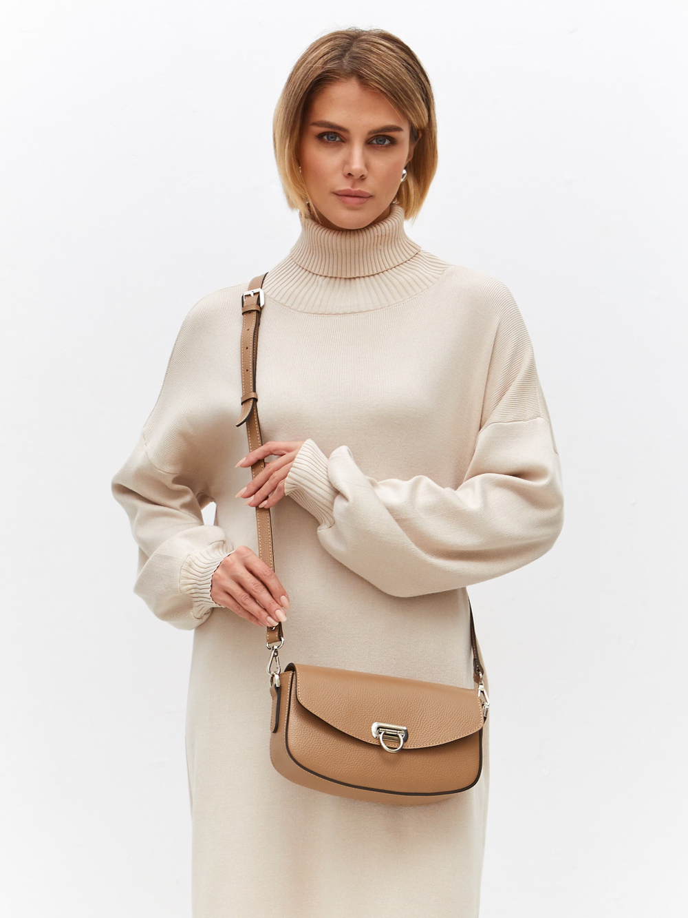 Сумка кожаная на плечо кросс-боди капучино