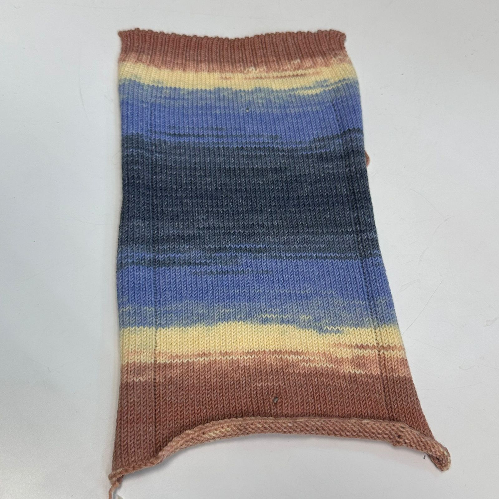 SPRINT - Lineapiu'; 67% меринос, 33% п/а; 550м/100гр; col.7; есть мал. бобинка 110гр. S701;