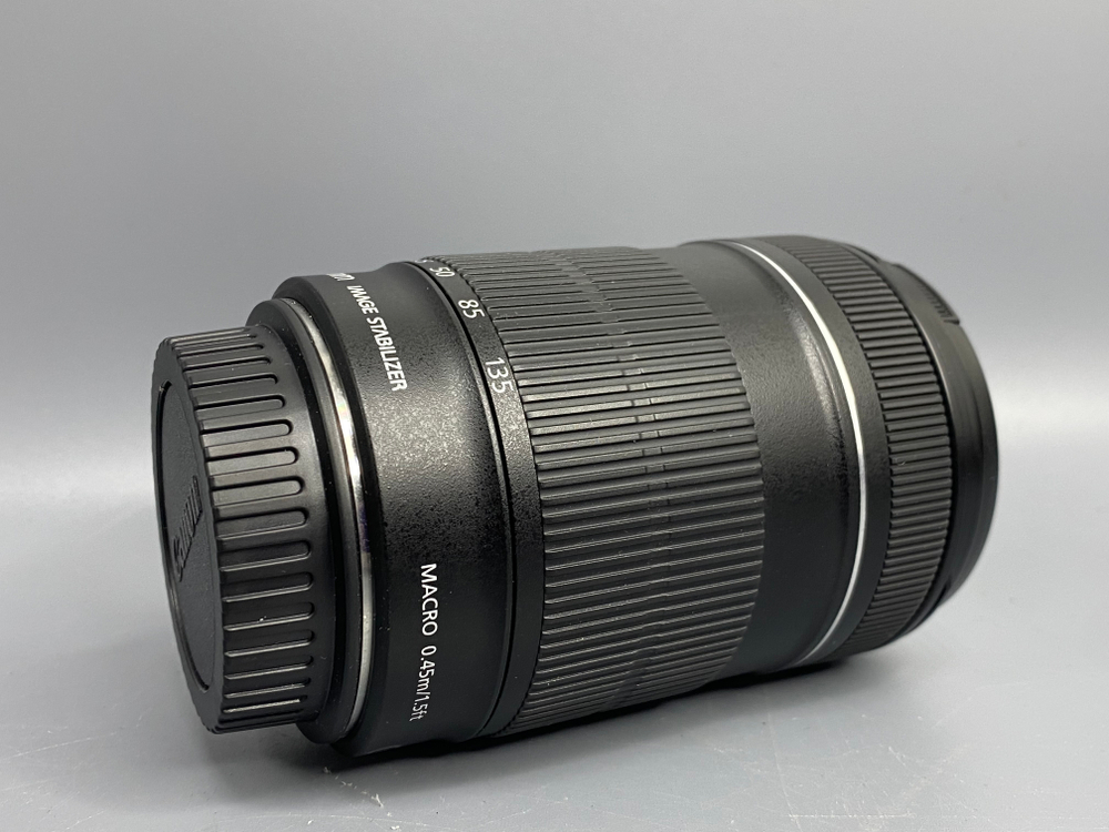 Canon EF-S 18-135mm 3.5-5.6 IS