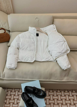 Пуховик Moncler