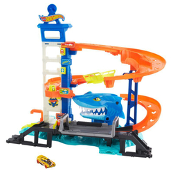 Hot Wheels City - Набор «Нападение акул в городской гавани» с игрушечным автомобилем HDP06