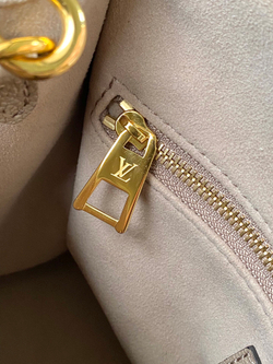 Louis Vuitton Onthego PM