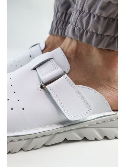 04 | "Luka" | Белые мужские медицинские сабо натуральная кожа