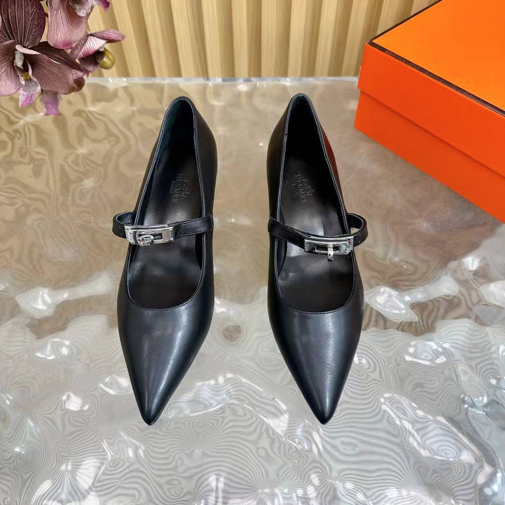 Кожаные туфли Chanel Mary Janes