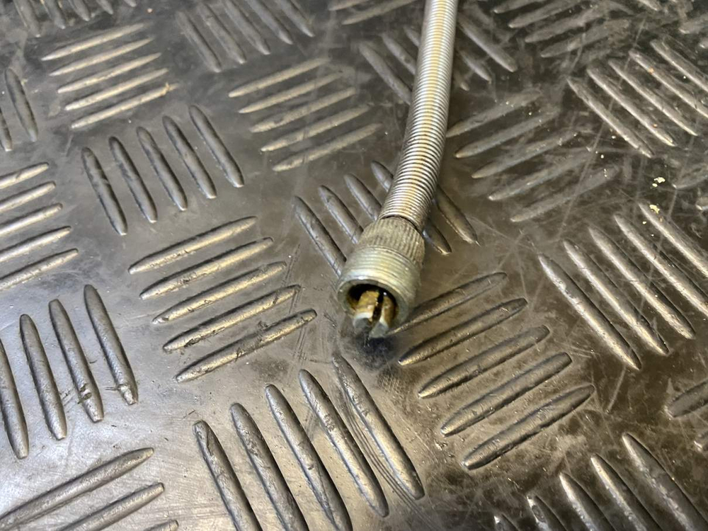 Трос спидометра Suzuki Intruder VS750 VR51A