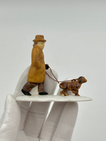Фигурка Мужчина с собакой Department 56