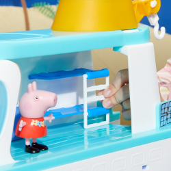 Hasbro Peppa Pig - Набор "Пассажирский корабль" с 3 фигурками и аксессуарами F6284 / артикул   F6284  / GTIN 5010996160379
