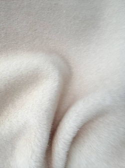 Мех бежевый искусственный норка