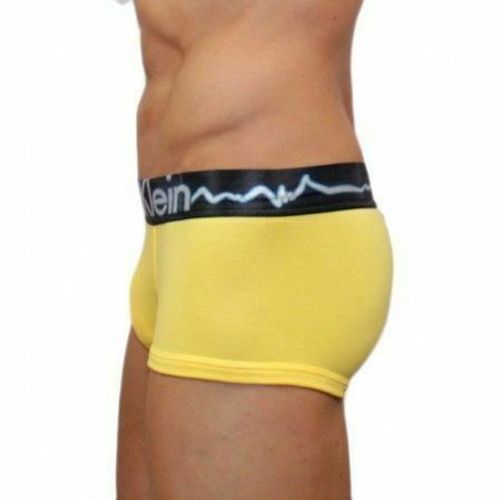 Мужские трусы боксеры Calvin Klein Electric Boxer Yellow