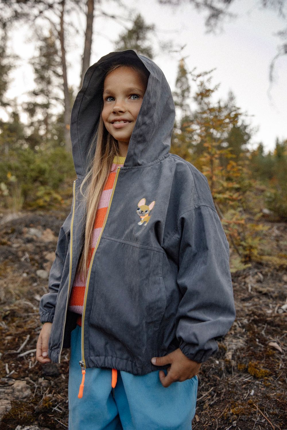 Ветровка цвета грозы с вышивкой "Французский бульдог"