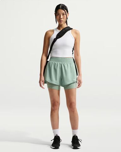 Nike One Женские шорты Dri-FIT с высокой талией, 8 см, 2 в 1 - NIKE