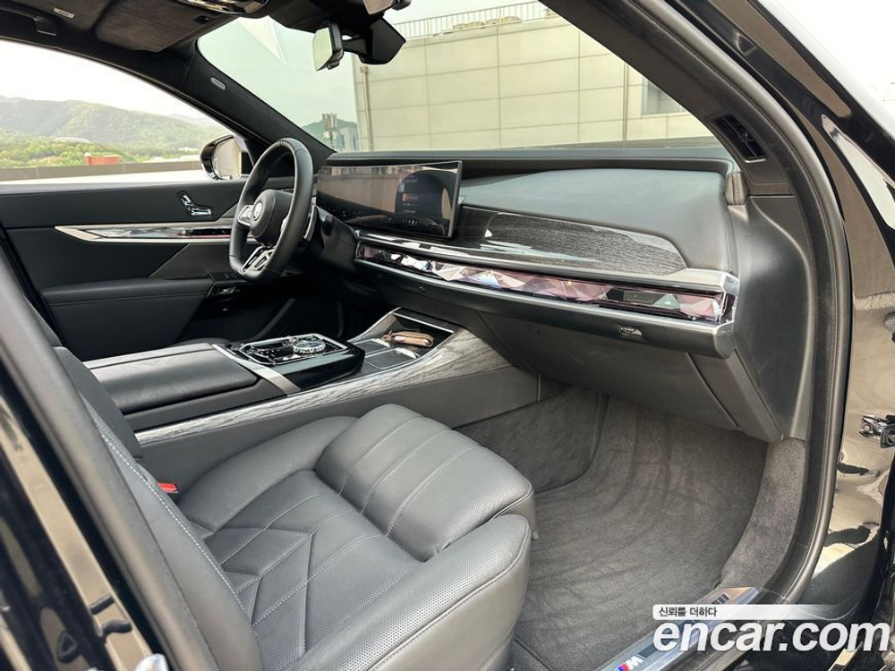 BMW 7 Series (G70) 740d xDrive M Sports (09.2023)