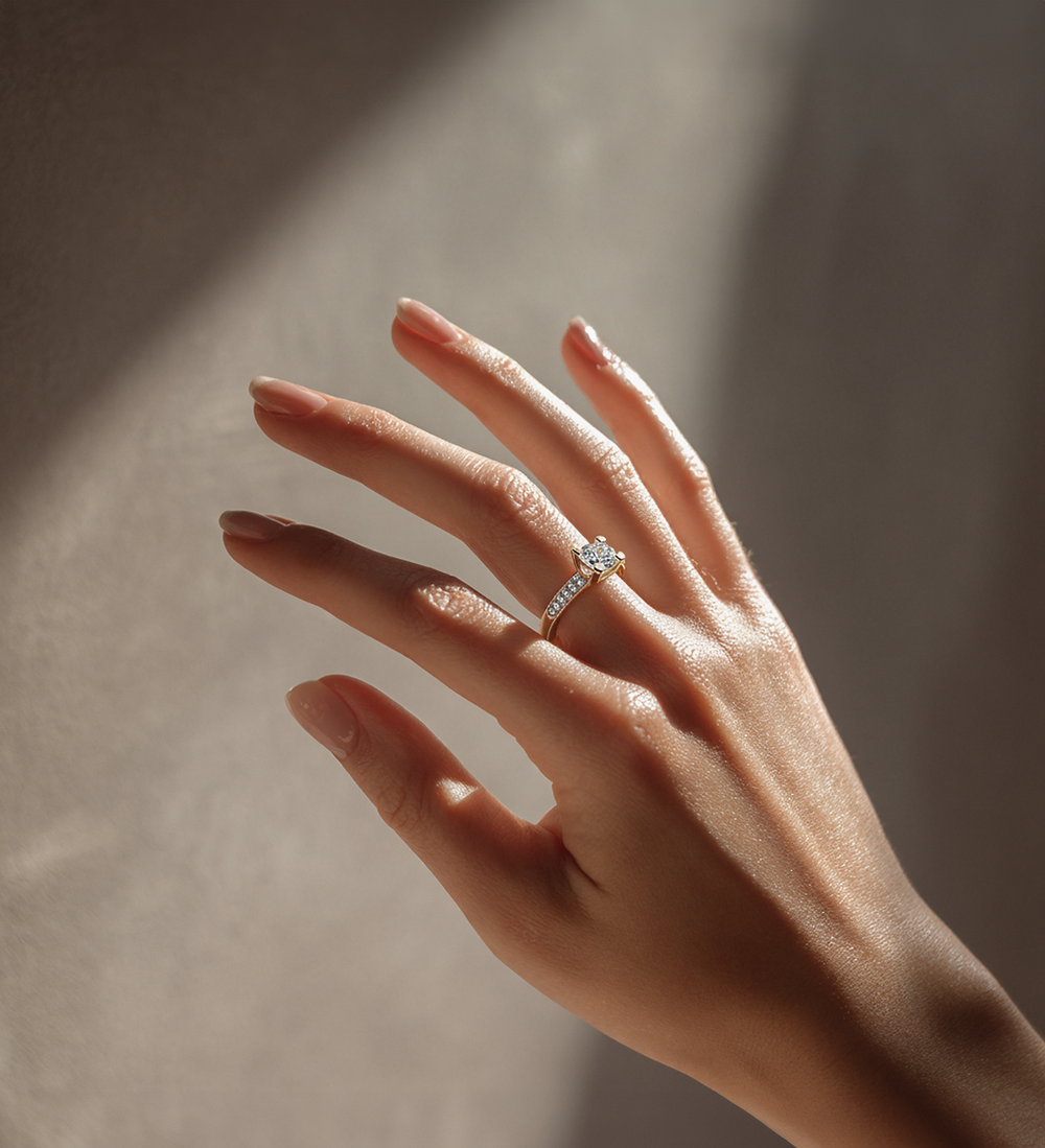 Кольцо из золота с фианитами, 018509