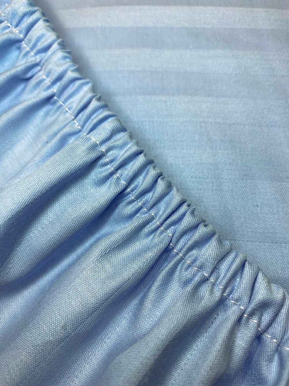 Простынь на резинке сатин-страйп Milky Garden "M-BLUE" 120x200 см