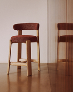 Полубарный стул Granite из терракотовой синели и ясеня с натуральной отделкой 65 см