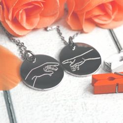 Парные кулоны для двоих с гравировкой на заказ