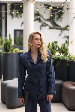 Льняной костюм в полоску