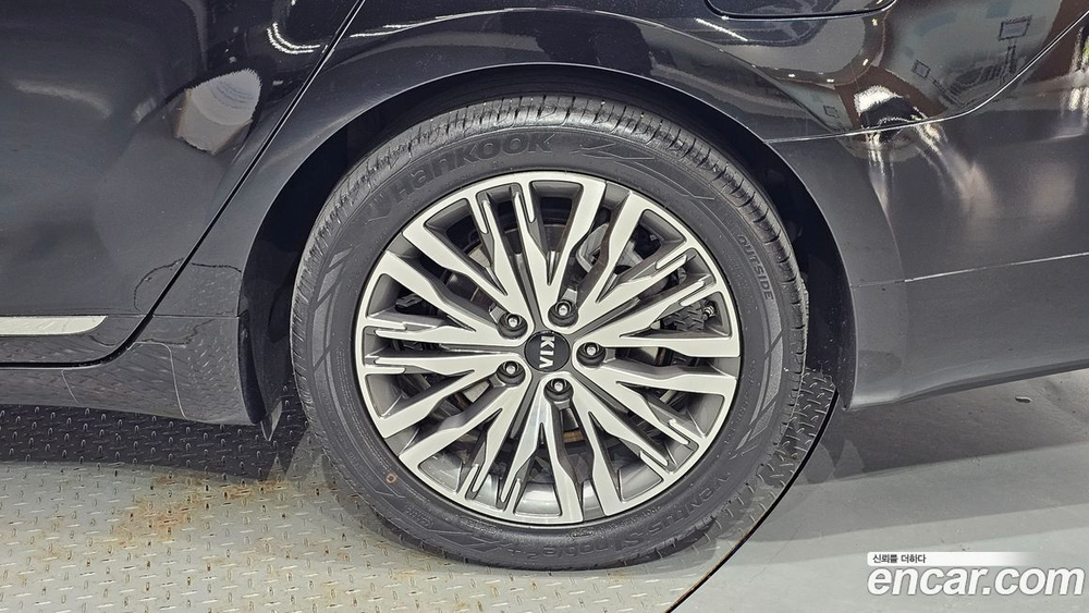 Kia K7 (Cadenza) Premier Hybrid Signatures (04.2020)