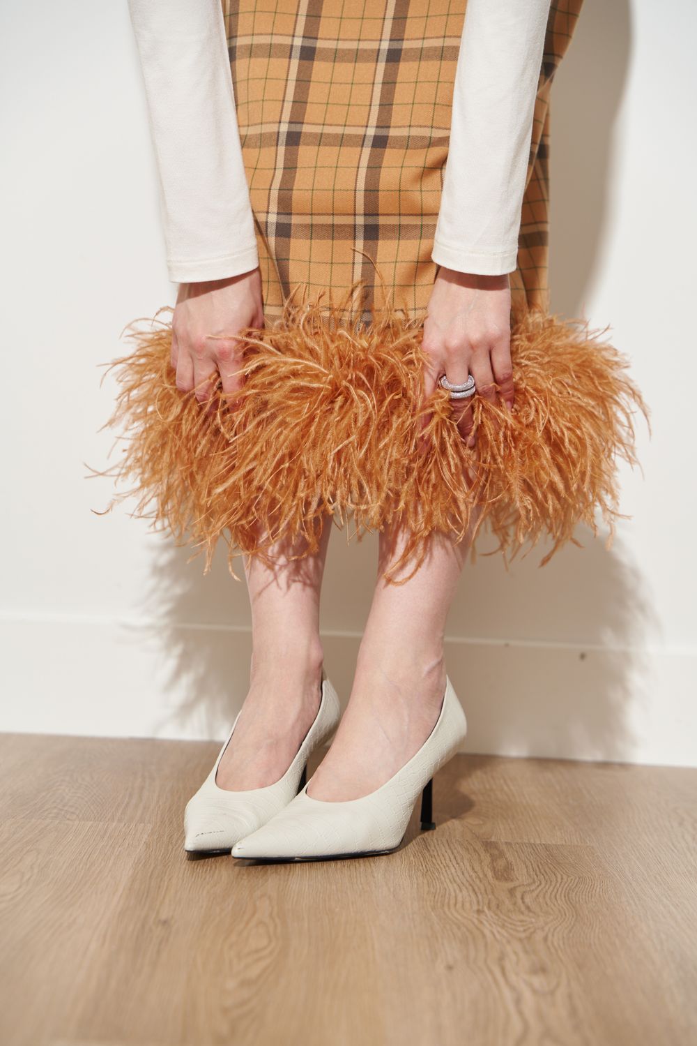 ЮБКА С ПЕРЬЯМИ СВЕТЛО-ОРАНЖЕВЫЙ|ШОКОЛАД|СВЕТЛО-ОРАНЖЕВЫЙ