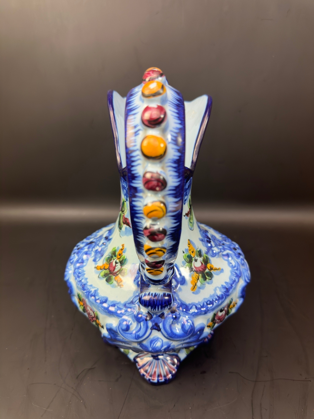 Кувшин с цветочным рисунком