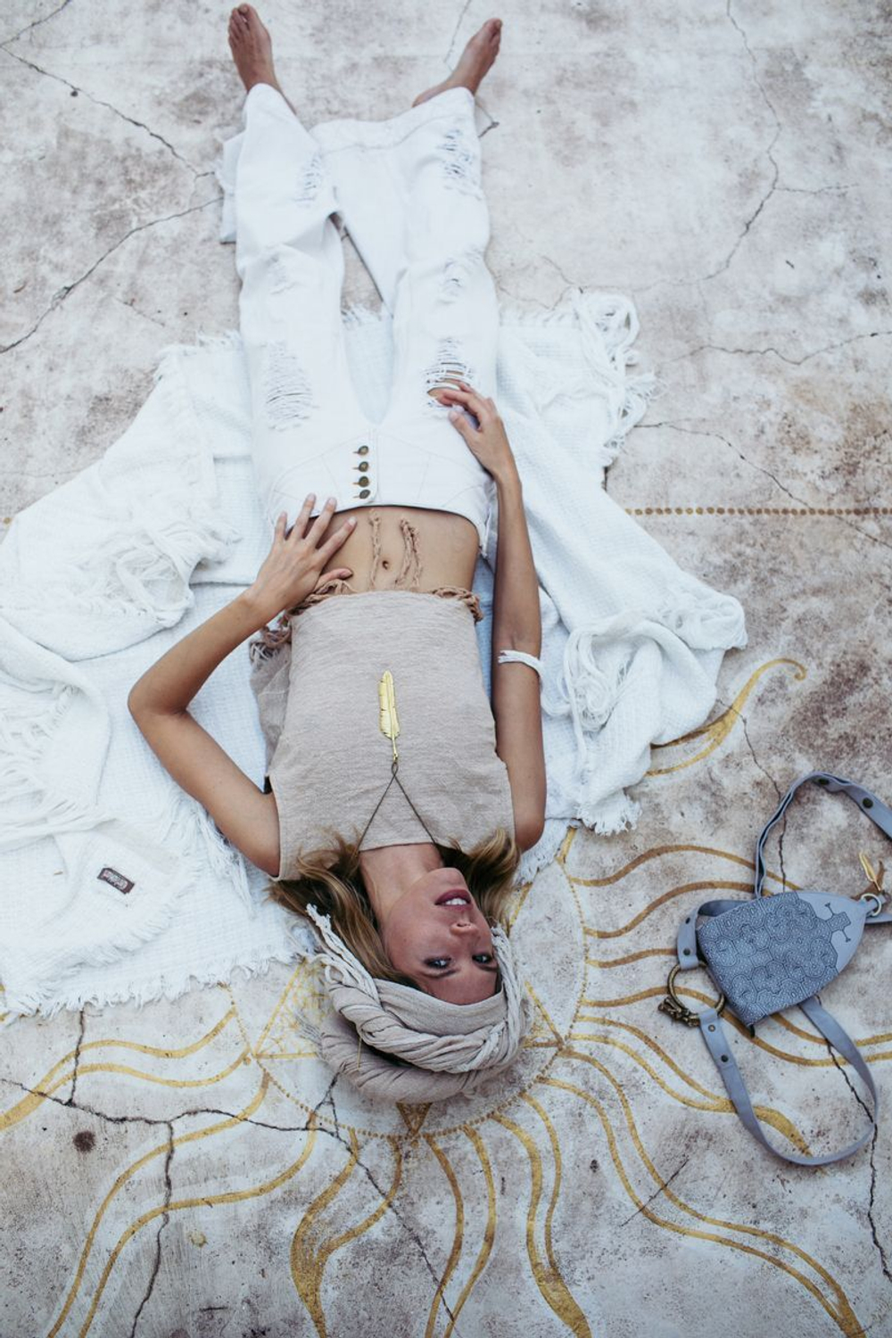 Кроп-топ Aroha Tino (беж/темн.бахрома)