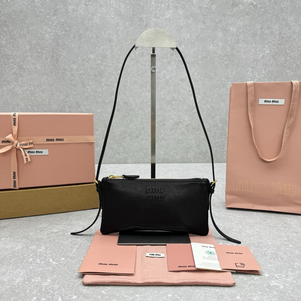 Miu Miu Mini Pouch 22 cm